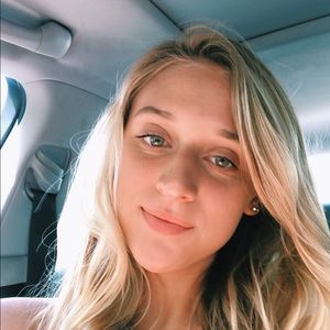 Meet your Posher, Olivia